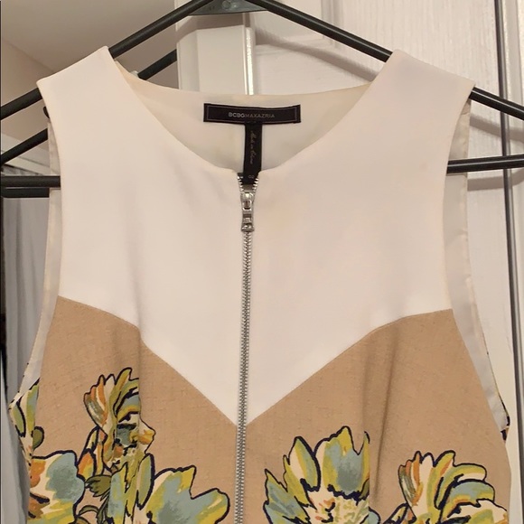 BCBG dress in size 02 - Picture 3 of 10